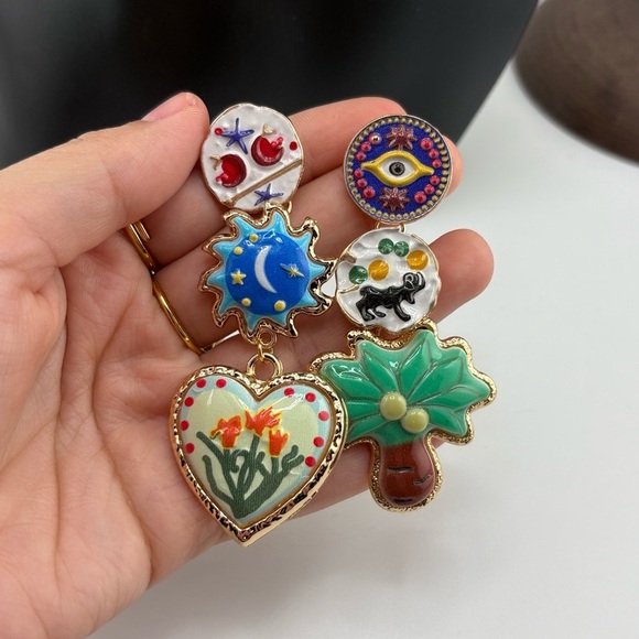 Colorful Enamel Statement Earrings โจ - Picture 3 of 10